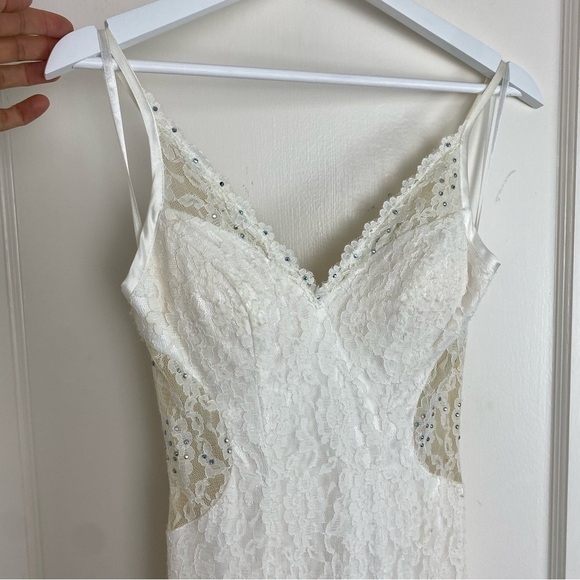 FAVIANA White Bridal Wedding Gown Formal Prom Dress - Picture 6 of 8